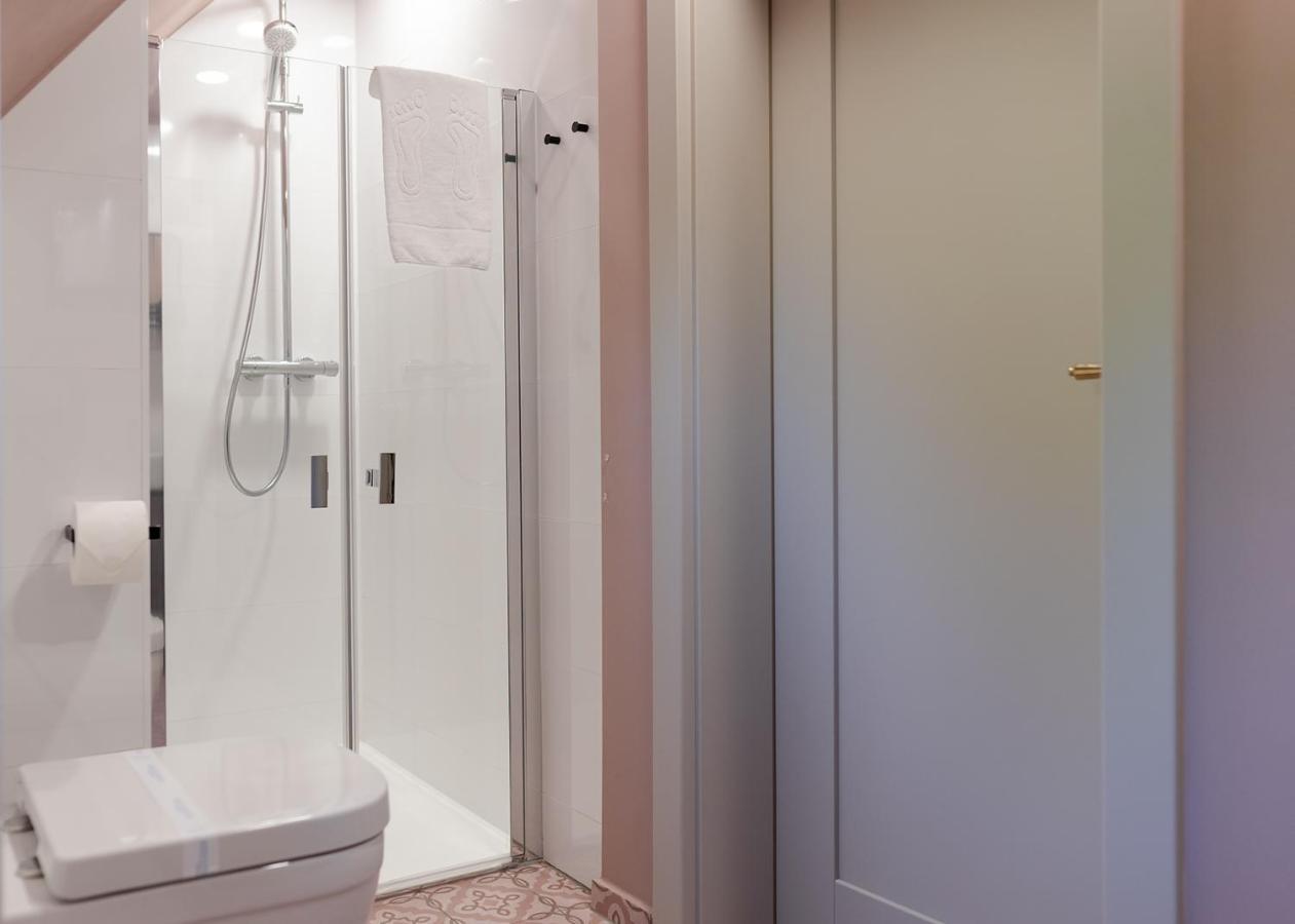 W12 Station - Greenpink Apartment *